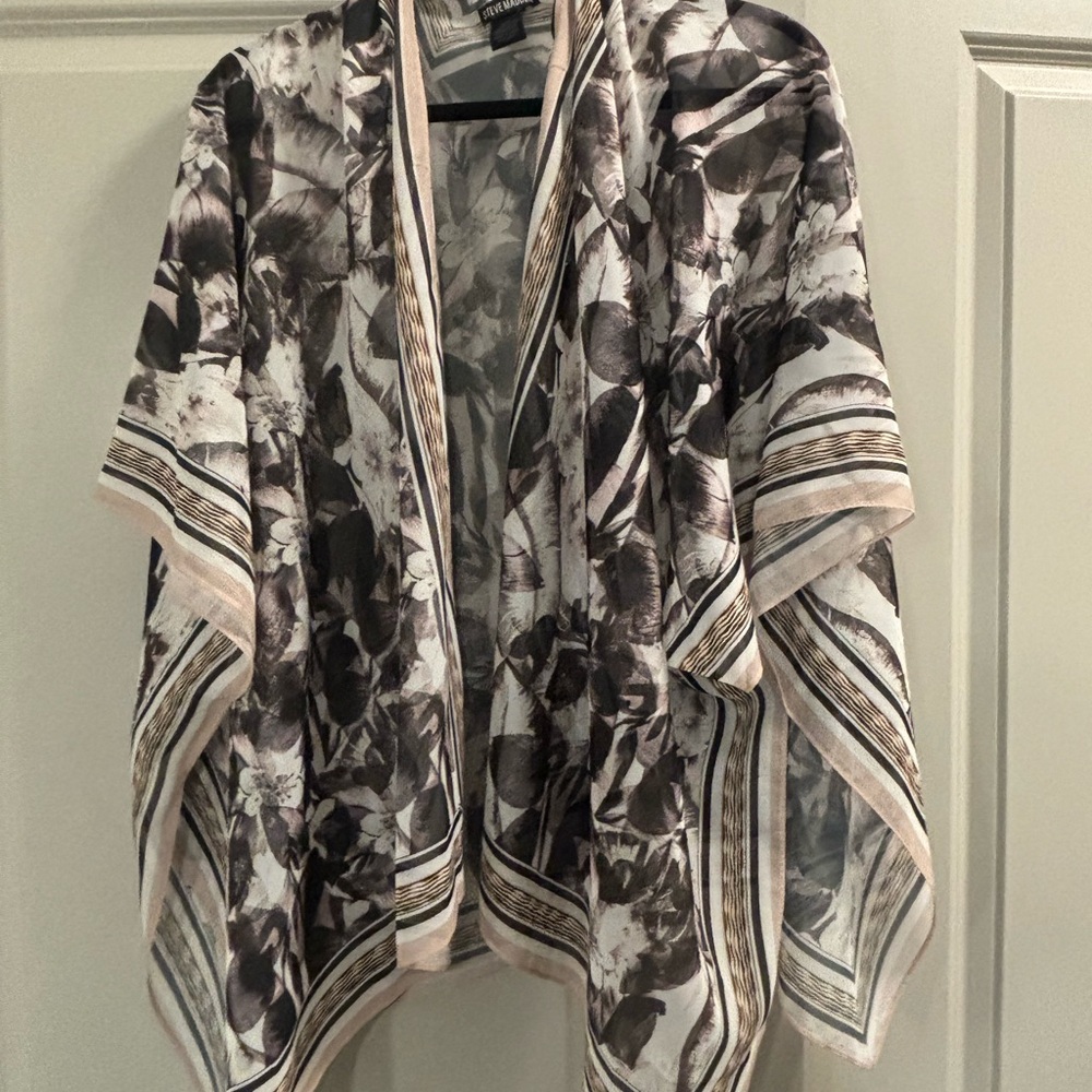Steve Madden Black and White Patterned Wrap